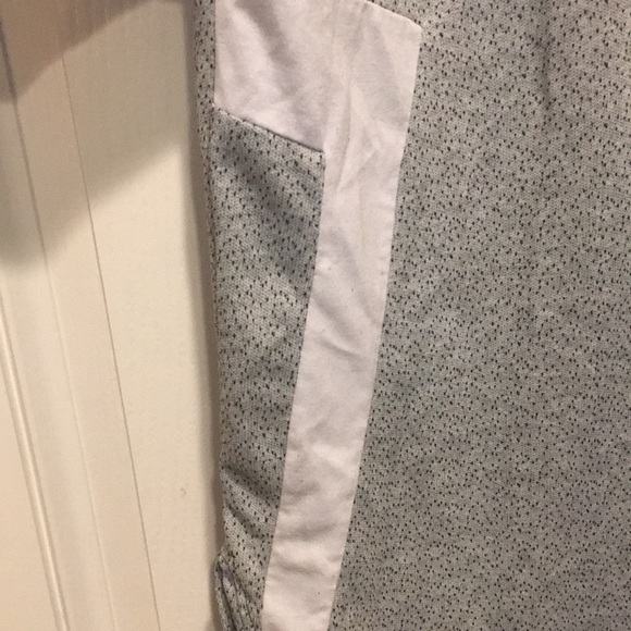 Men’s Short-Sleeved Hoodie - Picture 5 of 6